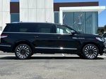 2023 Navigator L Thumbnail 2
