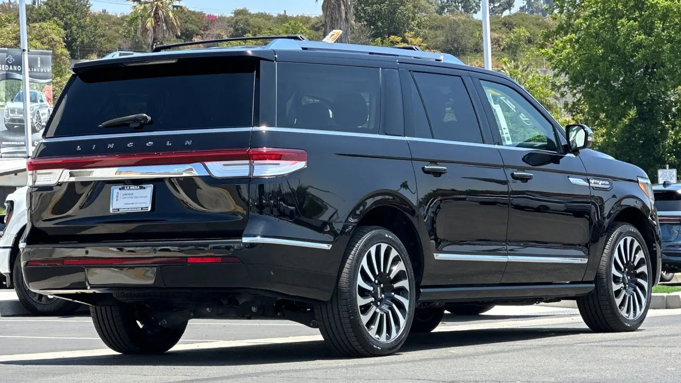 2023 Lincoln Navigator L Black Label