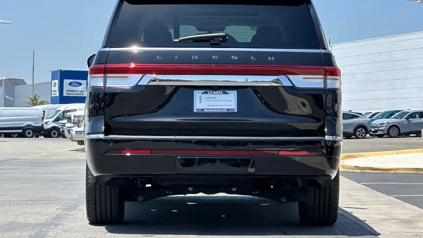 2023 Lincoln Navigator L Black Label