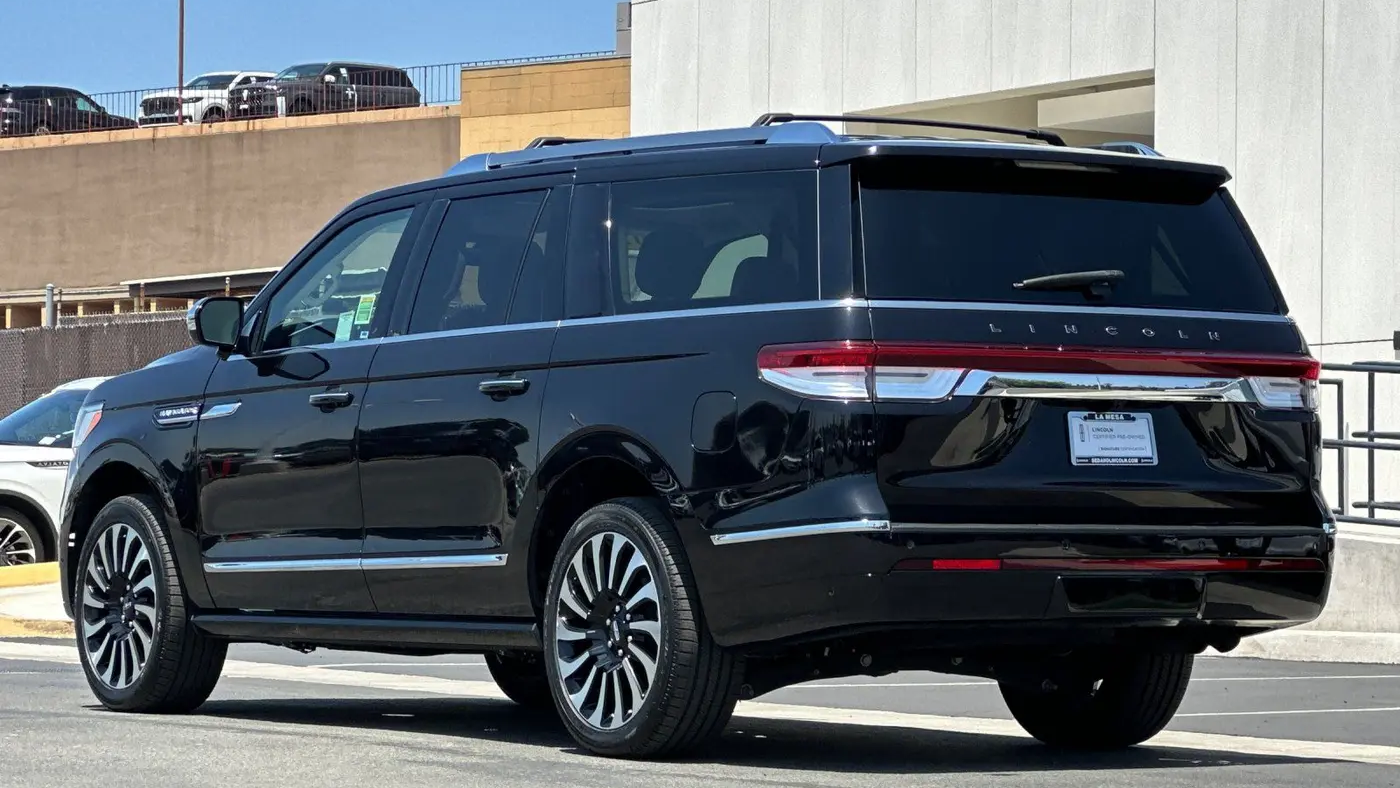 2023 Lincoln Navigator L Black Label