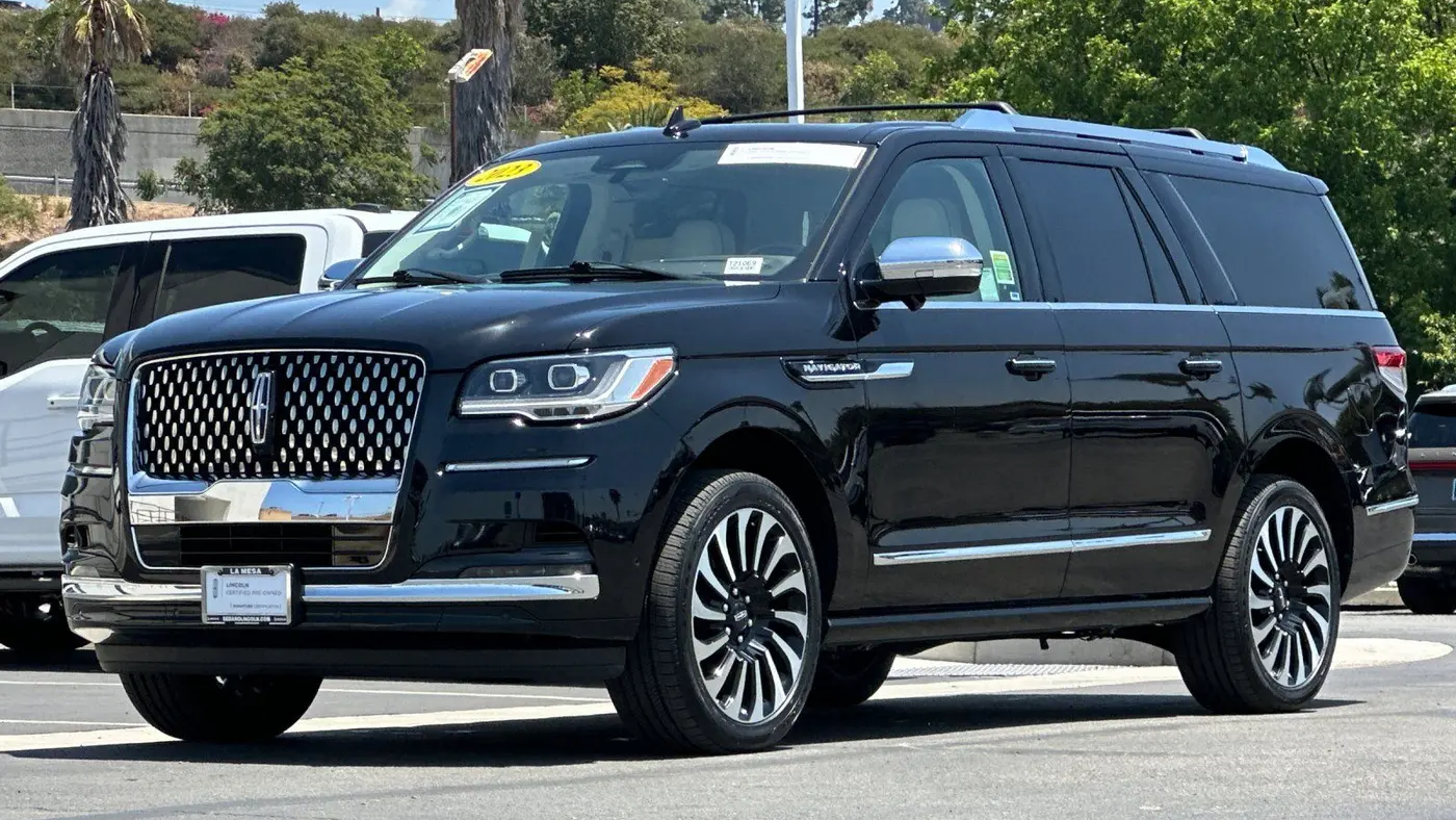 2023 Lincoln Navigator L Black Label