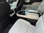 2023 Navigator L Thumbnail 11