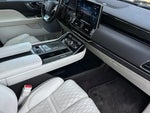 2023 Navigator L Thumbnail 16