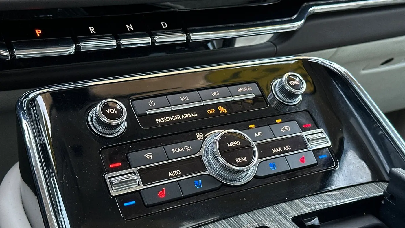 2023 Lincoln Navigator L Black Label