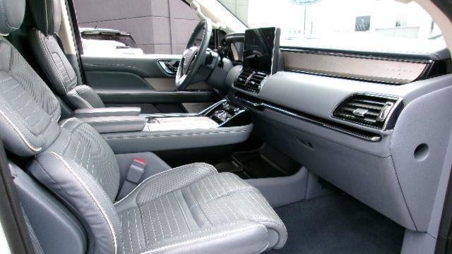 2023 Lincoln Navigator L Black Label