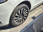 2023 Navigator L Thumbnail 10