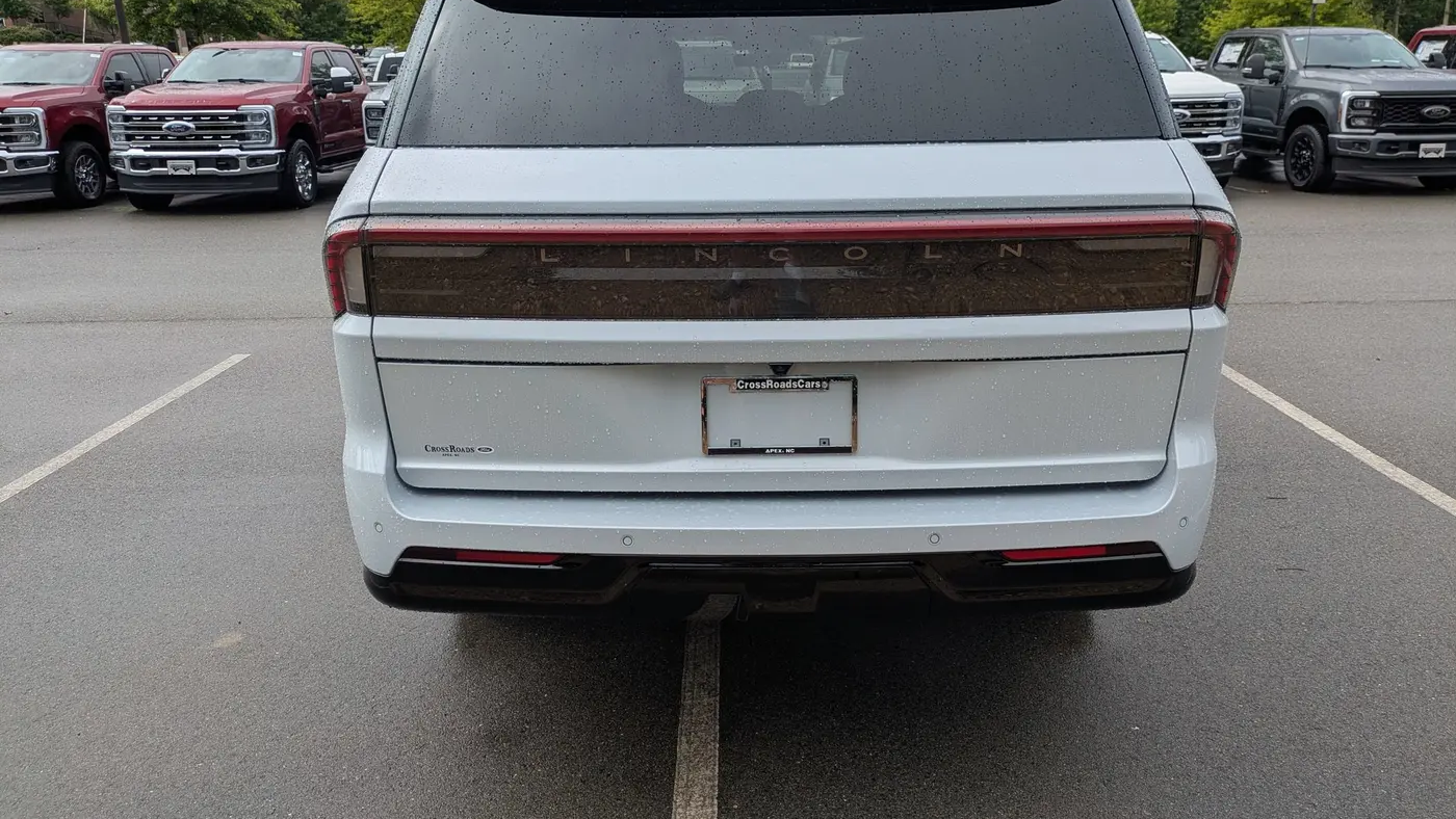 2025 Lincoln Navigator L Black Label