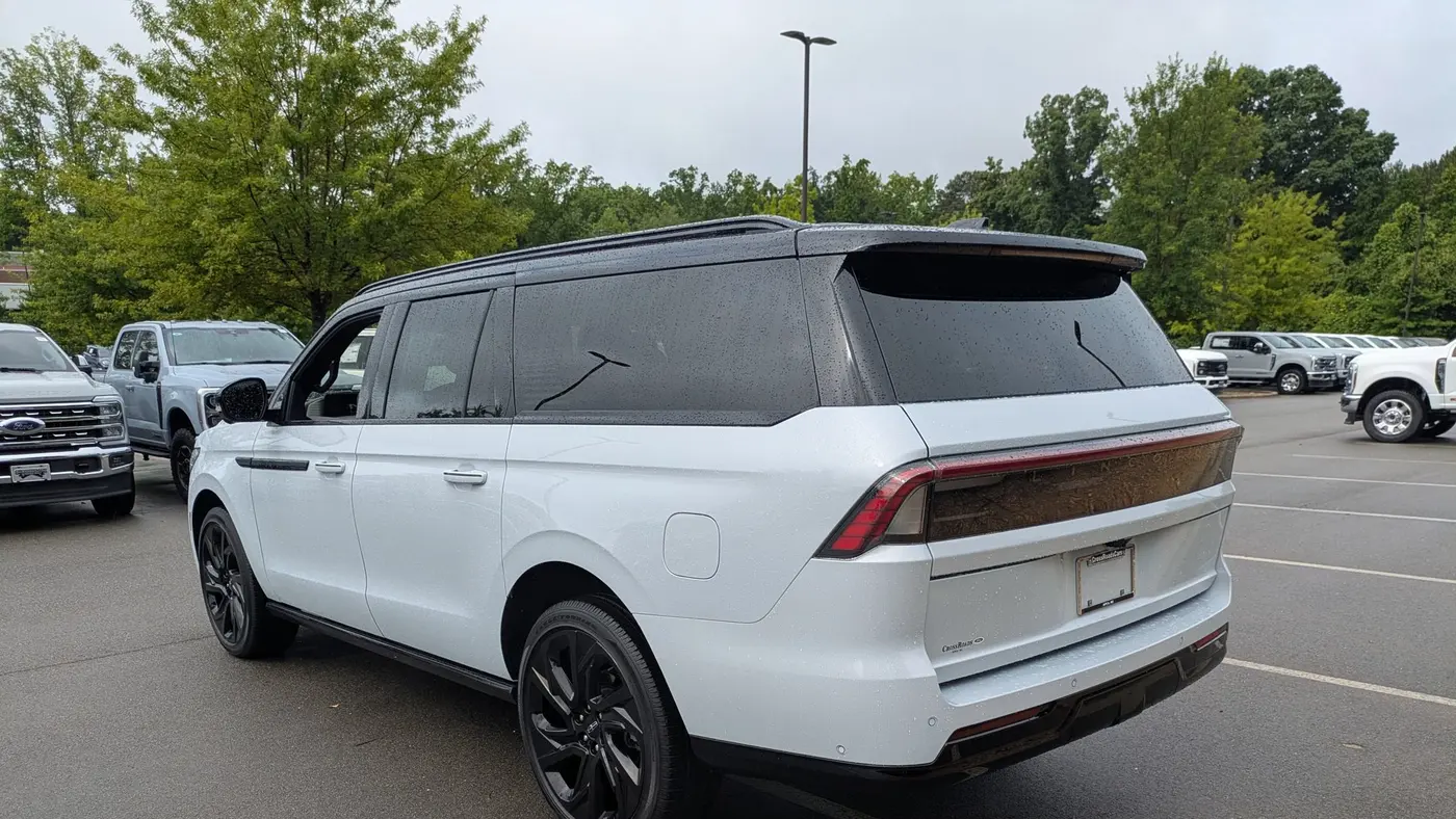 2025 Lincoln Navigator L Black Label