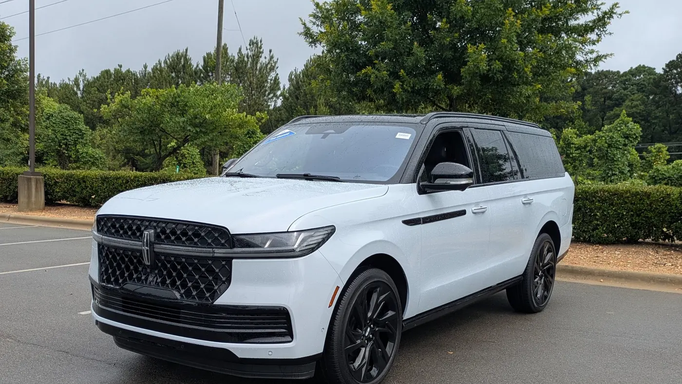 2025 Lincoln Navigator L Black Label