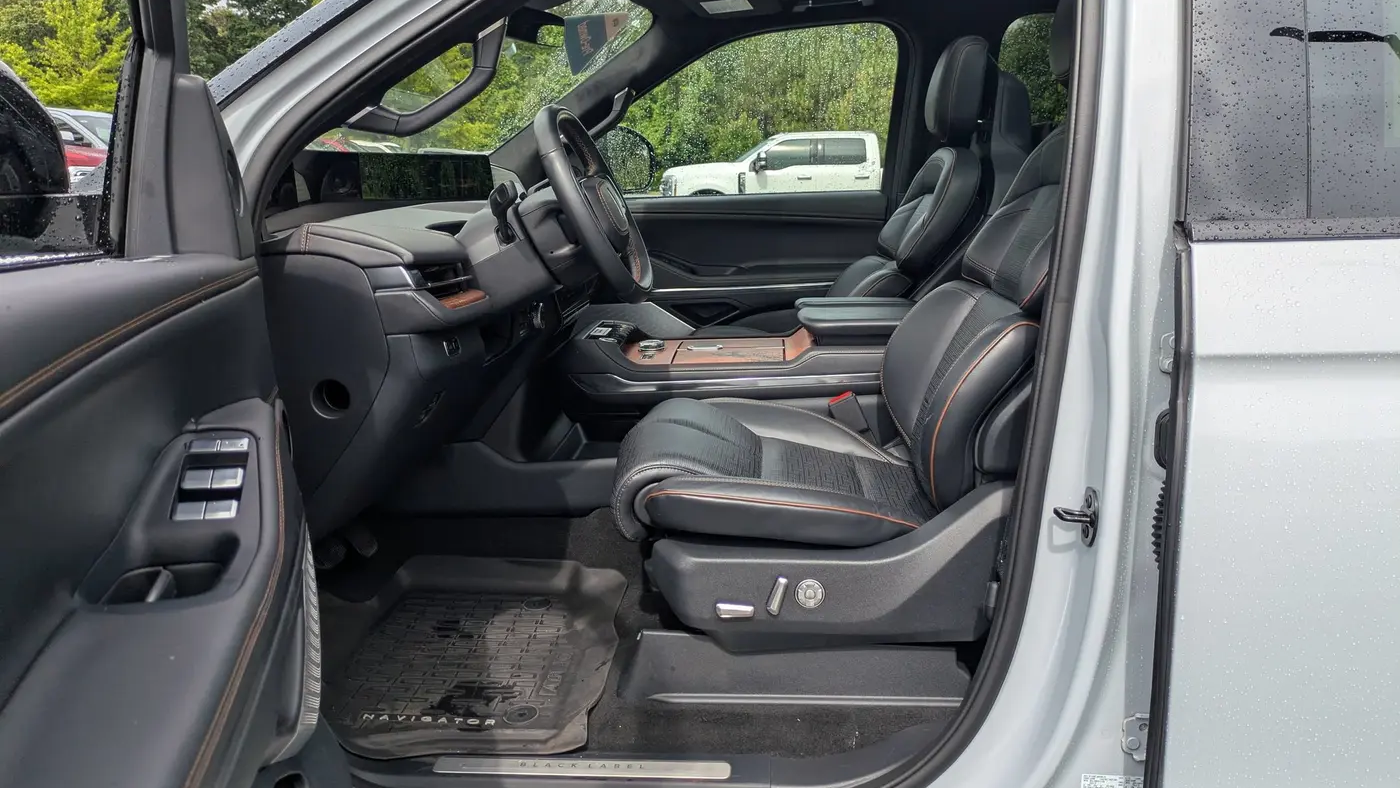 2025 Lincoln Navigator L Black Label