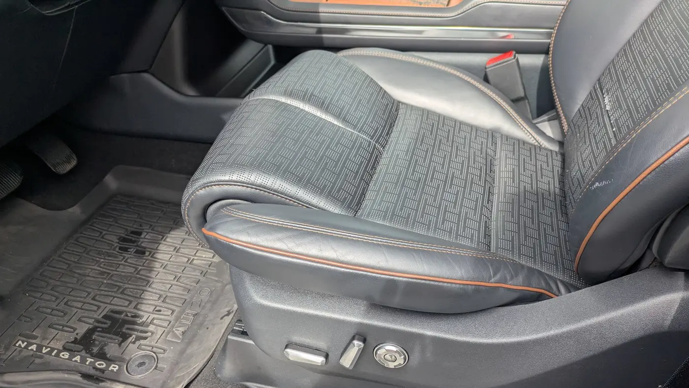 2025 Lincoln Navigator L Black Label