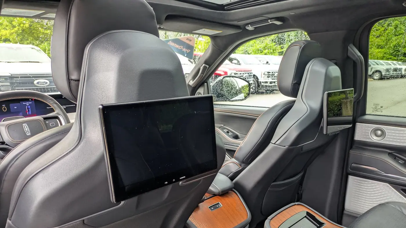 2025 Lincoln Navigator L Black Label