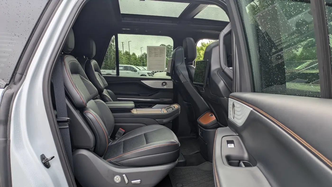 2025 Lincoln Navigator L Black Label