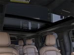 2025 Navigator L Thumbnail 2