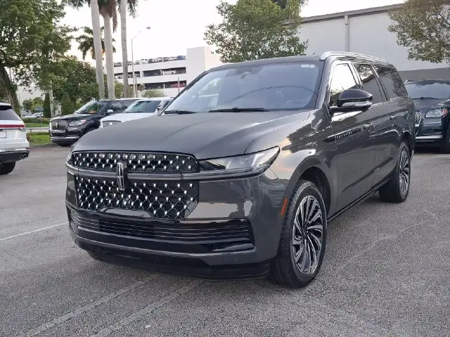 2025 Lincoln Navigator - $92,990