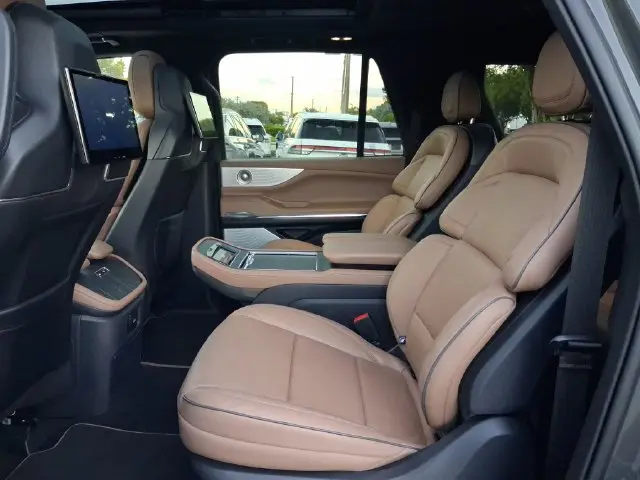 2025 Lincoln Navigator - $92,990