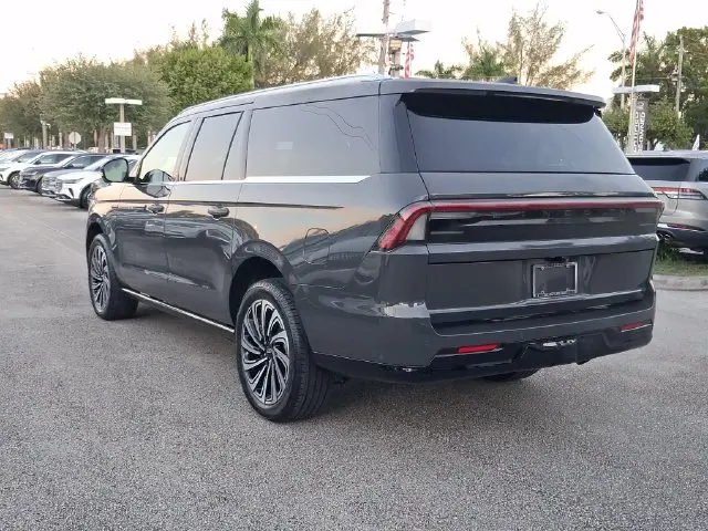 2025 Lincoln Navigator - $92,990
