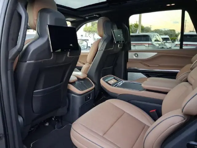 2025 Lincoln Navigator - $92,990