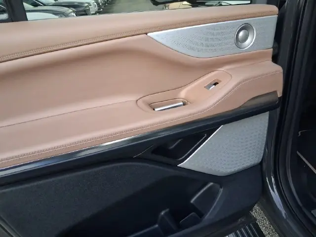 2025 Lincoln Navigator - $92,990
