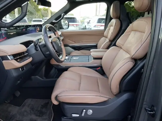 2025 Lincoln Navigator - $92,990