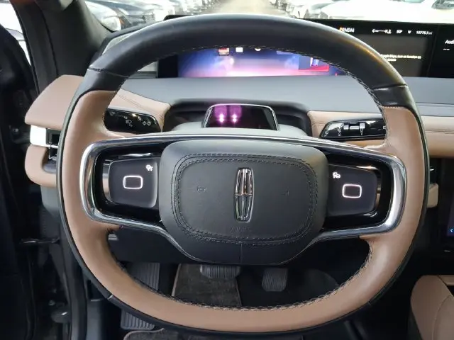 2025 Lincoln Navigator - $92,990