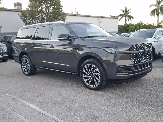 2025 Lincoln Navigator - $92,990