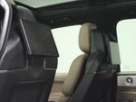 2025 Navigator L Thumbnail 12