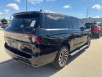 2025 Navigator L Thumbnail 4