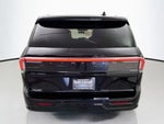 2025 Navigator L Thumbnail 5