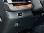 2025 Navigator L Thumbnail 9
