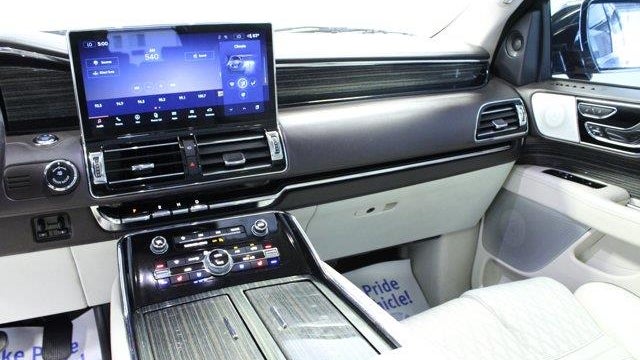2023 Lincoln Navigator L Black Label