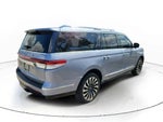 2024 Navigator L Thumbnail 3