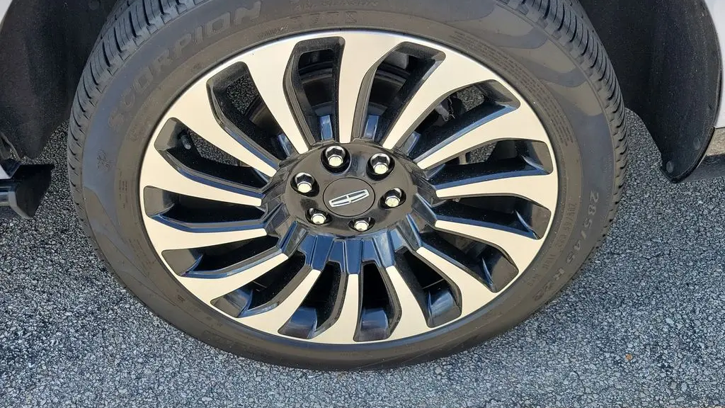 2024 Lincoln Navigator L Black Label