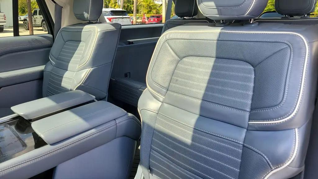 2024 Lincoln Navigator L Black Label