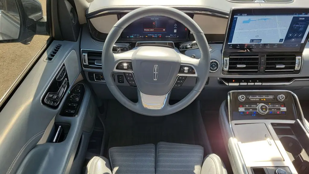2024 Lincoln Navigator L Black Label