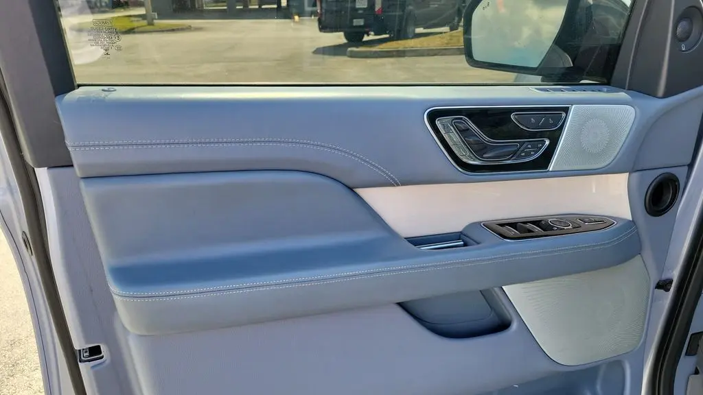 2024 Lincoln Navigator L Black Label