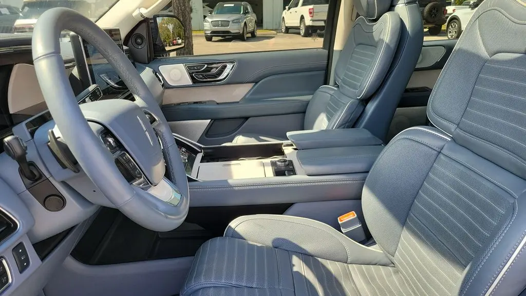 2024 Lincoln Navigator L Black Label