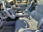 2024 Navigator L Thumbnail 24