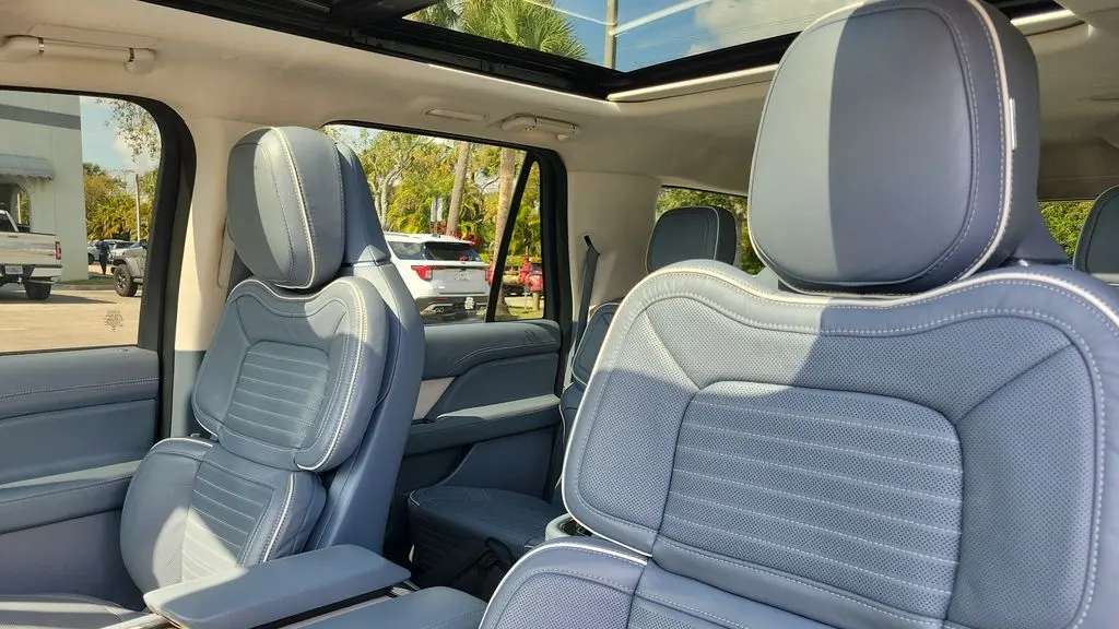 2024 Lincoln Navigator L Black Label