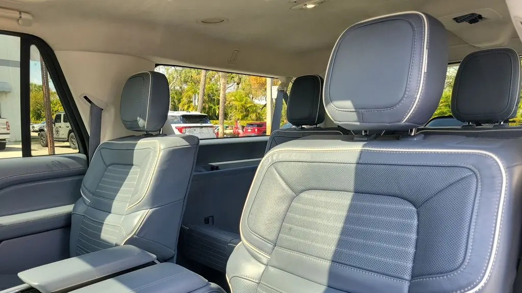 2024 Lincoln Navigator L Black Label