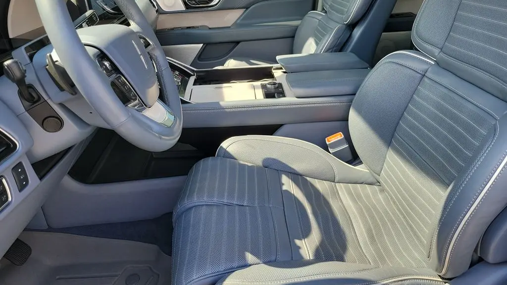 2024 Lincoln Navigator L Black Label