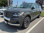 2024 Navigator L Thumbnail 3