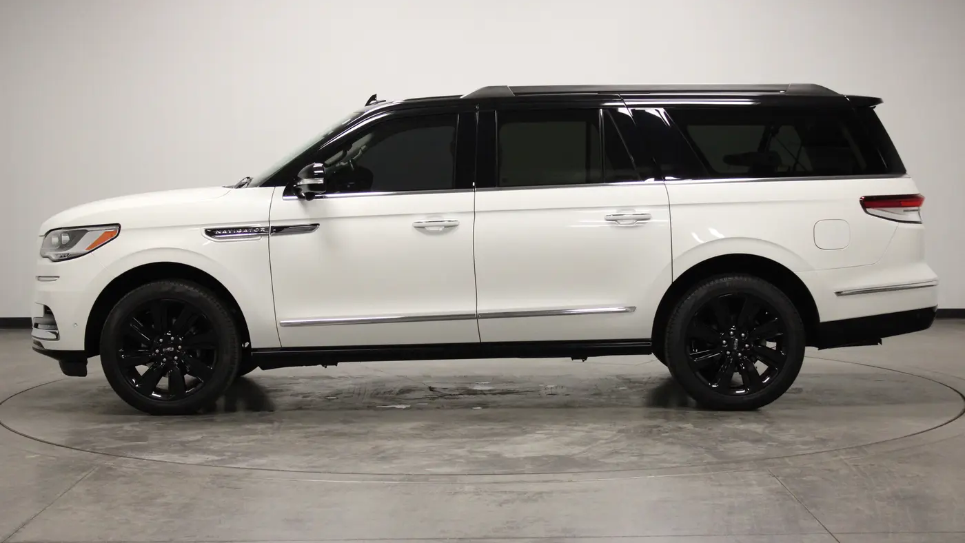 2024 Lincoln Navigator L Black Label