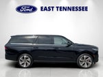 2025 Navigator L Thumbnail 2