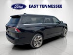 2025 Navigator L Thumbnail 3