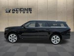 2025 Navigator L Thumbnail 2