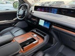 2025 Navigator L Thumbnail 13