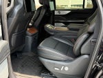 2025 Navigator L Thumbnail 27