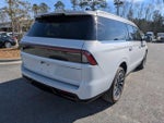 2025 Navigator L Thumbnail 3