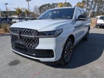 2025 Navigator L Thumbnail 7